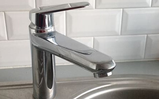 Photo d'installation de robinets